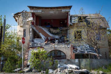 Irpin 'in yok edilmesi. Mayıs 2022. Irpin, Kiev bölgesi, Ukrayna. Rusya Ukrayna savaşı. Irpin 'de kavgadan sonra hasar gördü