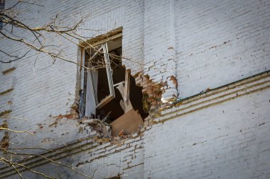 Irpin 'in yok edilmesi. Mayıs 2022. Irpin, Kiev bölgesi, Ukrayna. Rusya Ukrayna savaşı. Irpin 'de kavgadan sonra hasar gördü