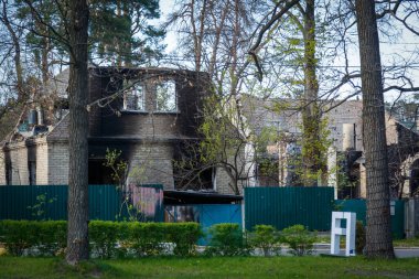 Irpin 'in yok edilmesi. Mayıs 2022. Irpin, Kiev bölgesi, Ukrayna. Rusya Ukrayna savaşı. Irpin 'de kavgadan sonra hasar gördü