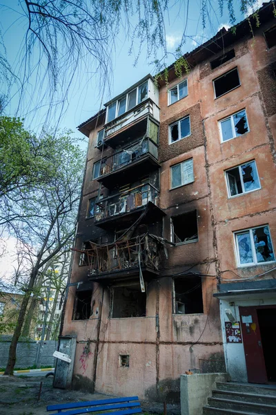 Irpin 'in yok edilmesi. Mayıs 2022. Irpin, Kiev bölgesi, Ukrayna. Rusya Ukrayna savaşı. Irpin 'de kavgadan sonra hasar gördü