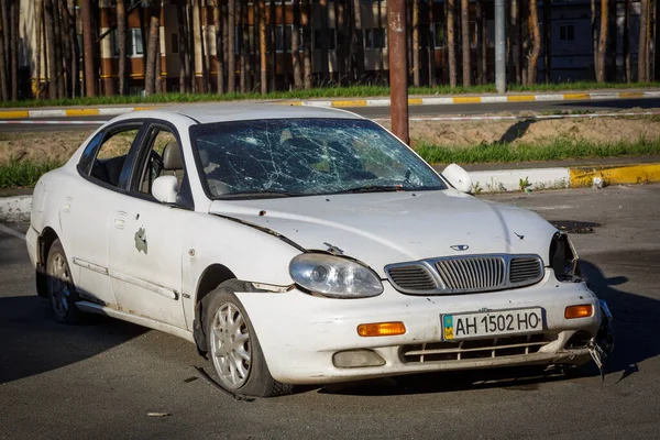 伊尔平的汽车 2022年5月 Irpin Kyiv Region Ukraine 俄罗斯 乌克兰战争 战斗结束后在伊尔平受损 — 图库照片