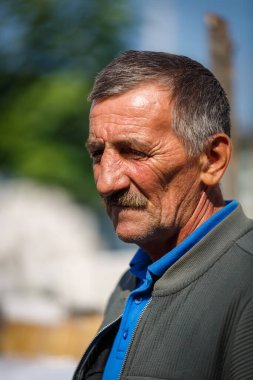 Andriyivka, Buchansky bölgesi, Kyiv bölgesi, Ukrayna; Rusya Ukrayna savaşı; Andriyivvka 'da çatışmadan sonra hasar gördü