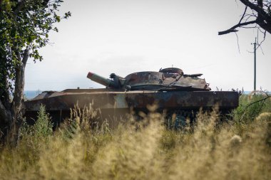 Andriyivka, Buchansky bölgesi, Kyiv bölgesi, Ukrayna; Rusya Ukrayna savaşı; Andriyivvka 'da çatışmadan sonra hasar gördü