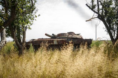 Andriyivka, Buchansky bölgesi, Kyiv bölgesi, Ukrayna; Rusya Ukrayna savaşı; Andriyivvka 'da çatışmadan sonra hasar gördü