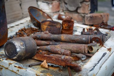 Andriyivka, Buchansky bölgesi, Kyiv bölgesi, Ukrayna; Rusya Ukrayna savaşı; Andriyivvka 'da çatışmadan sonra hasar gördü