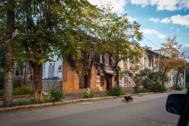 Izium, Kharkiv bölgesi, Ukrayna - 09.22.2022: Izium 'un imhası. Rusya Ukrayna savaşı. Kavgadan sonra İzium 'da hasar gördü