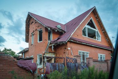 Izium, Kharkiv bölgesi, Ukrayna - 09.22.2022: Izium 'un imhası. Rusya Ukrayna savaşı. Kavgadan sonra İzium 'da hasar gördü