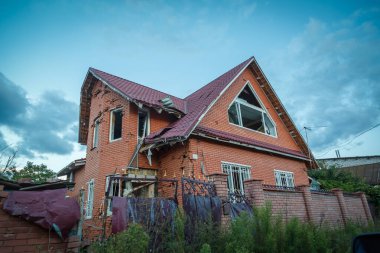 Izium, Kharkiv bölgesi, Ukrayna - 09.22.2022: Izium 'un imhası. Rusya Ukrayna savaşı. Kavgadan sonra İzium 'da hasar gördü