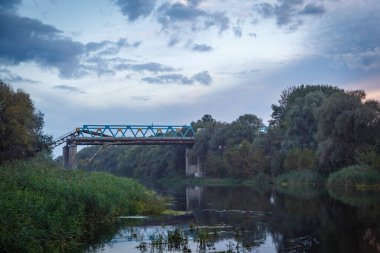 Izium, Kharkiv bölgesi, Ukrayna - 09.22.2022: Izium 'un imhası. Rusya Ukrayna savaşı. Kavgadan sonra İzium 'da hasar gördü