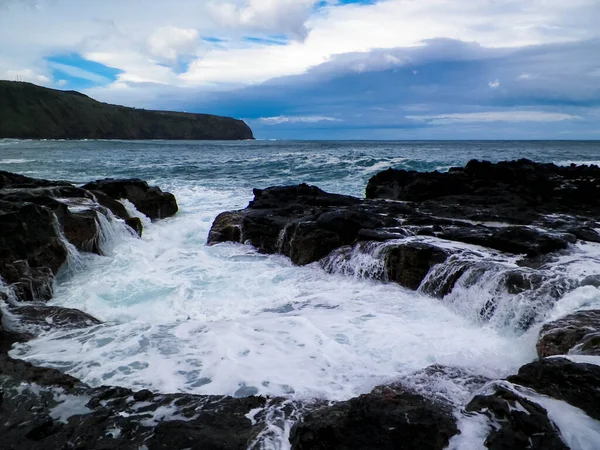 Wellen Krachen Gegen Felsen Windiges Wetter Sao Miguel Azoren Naturpark — Stockfoto