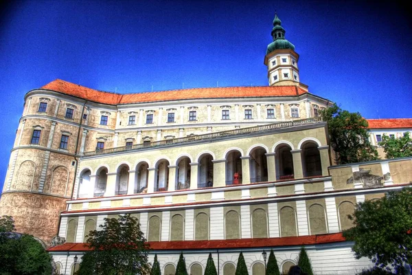 Château Mikulov est un monument populaire en République tchèque — Photo