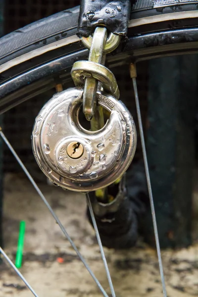 자전거 자물쇠 스톡 사진