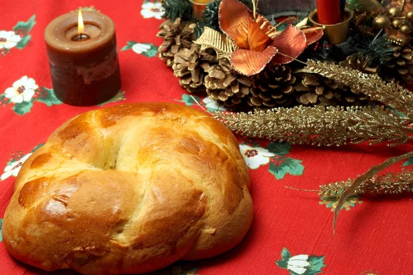 Cuzzupa (tradycyjny tort kalabryjskiej) na świąteczny stół — Zdjęcie stockowe
