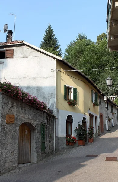 Исторический центр Calizzano, Italy — стоковое фото