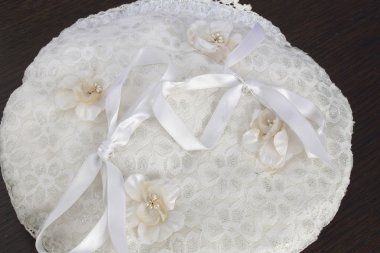 Alyans ve düğün eldiven için yastık