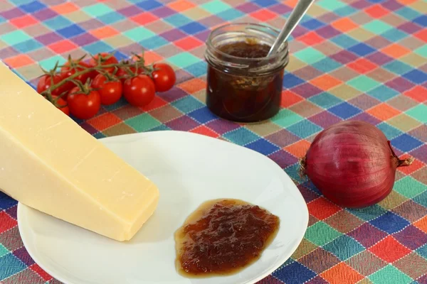 Soğan marmelat ve peynir — Stok fotoğraf