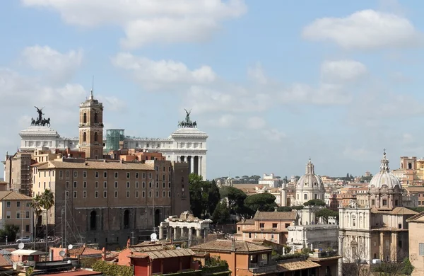 Vue de Rome depuis la colline palatine — Photo