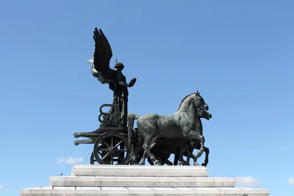 Čtyř349 na altare della patria v Římě — Stock fotografie