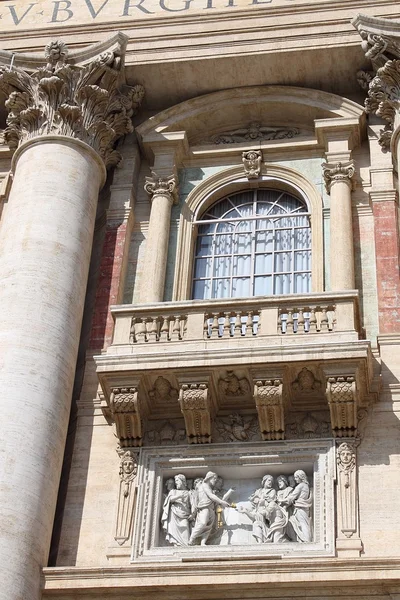 Балкон та собор Святого Петра — стокове фото