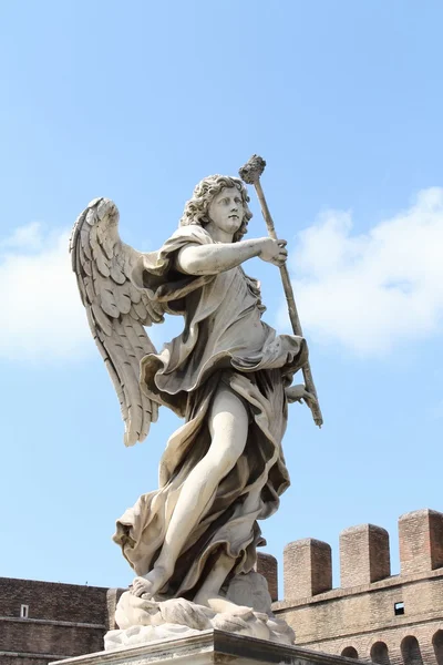 Ponte Sant'Angelo (Saint.Angel Köprüsü) Roma'da melek heykeli — Stok fotoğraf