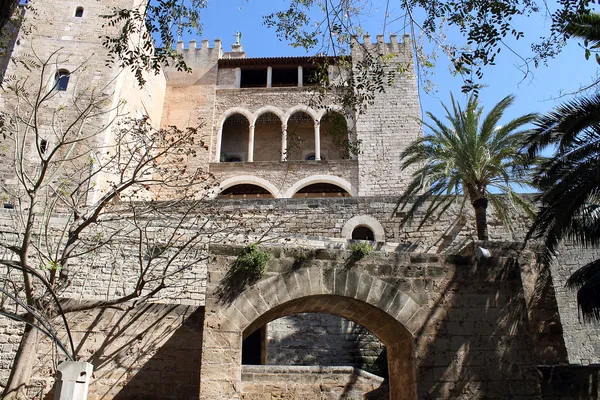 Palma de mallorca, královský palác almudaina — Stock fotografie