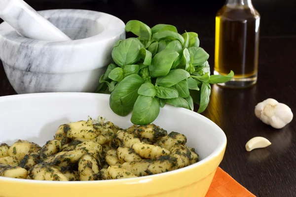 Gnocchi z sosem pesto — Zdjęcie stockowe