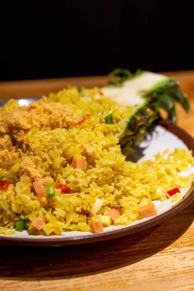 Hidangan Thailand Yang Lezat Nasi Goreng Nanas — Stok Foto