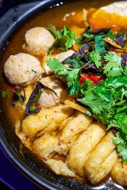 Lezzetli bir Çin Guangxi yemeği, salyangoz ve ördek ayağı.