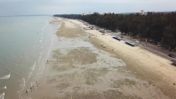 Luchtfotografie Van Het Strand Zeegezicht Aan Het Golden Beach Van — Stockvideo