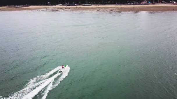 海上游乐快艇 令人兴奋的赛艇的航拍 — 图库视频影像