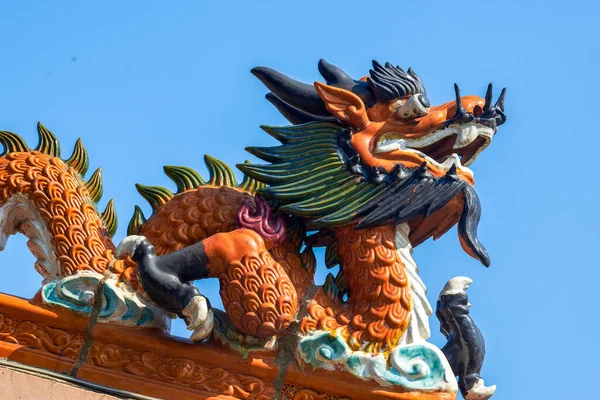 Painted Dragon Statue Roof Traditional Chinese Ancient Building — Photo