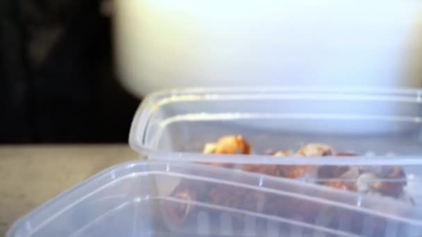 Chef Kantonesischen Braten Fleisch Shop Schneidet Frischen Entenbraten Verpackung — Stockvideo