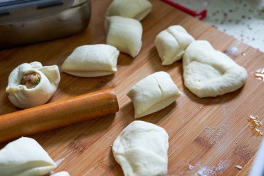 Çin mutfağında buğulanmış çörek yapmak için küçük bir para.