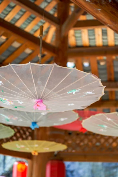 Silk Umbrella Hanging Chinese Pavilion — Stock Photo, Image