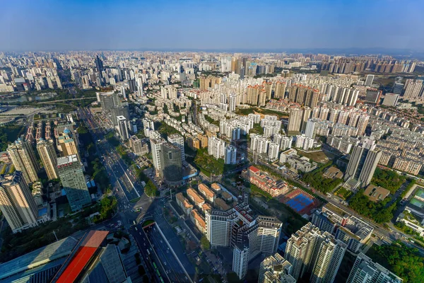 上から中国広西省南寧市の都市建築物の眺め — ストック写真