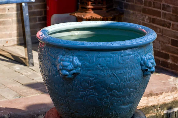 Close Tanque Peixe Cerâmica Verde Jardim Chinês — Fotografia de Stock