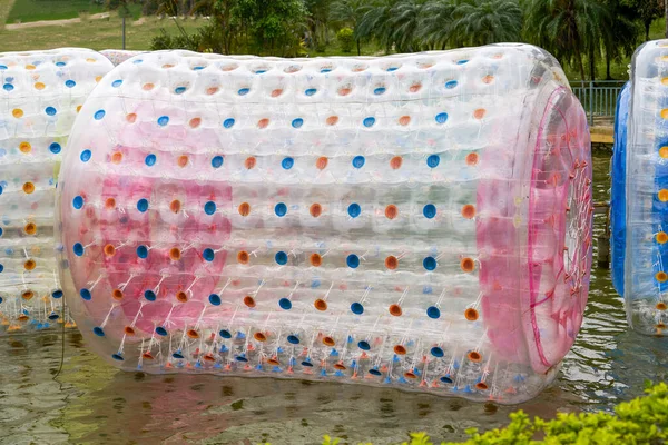 Su parkında şişirilebilir bir paten oyununun kapanışı