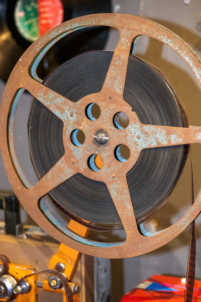 Reel Bin Van Een Traditionele Ouderwetse Filmprojector — Stockfoto