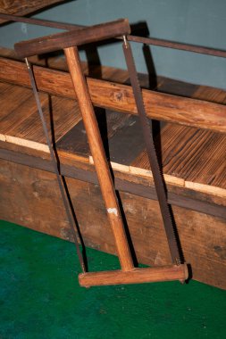 Çeşitli geleneksel ahşap işçiliği araçları