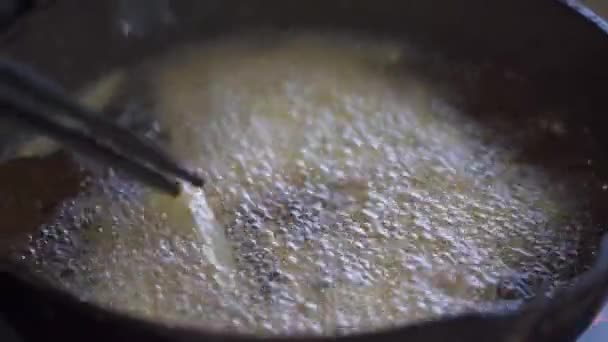 Chef Frying French Fries Potato Chips Using Frying Pan — 비디오