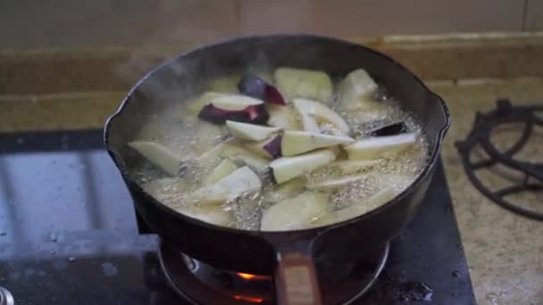 Chef Frying Eggplants Frying Pan — стоковое видео