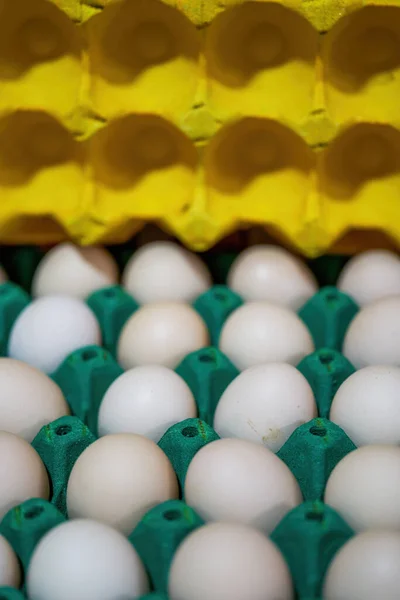 トレー上の卵のクローズアップ — ストック写真
