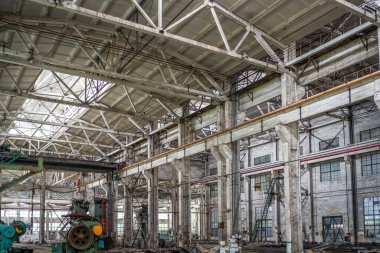 Terk edilmiş çelik çerçeve otomobil üretim atölyesi