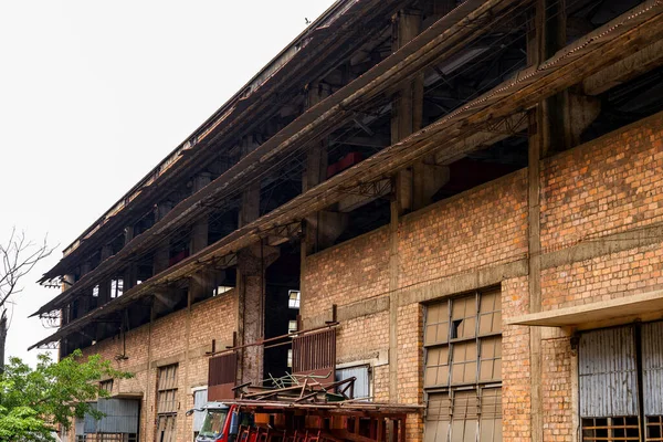 Uma Antiga Oficina Produção Construção Tijolos Vermelhos Construção Fábrica — Fotografia de Stock