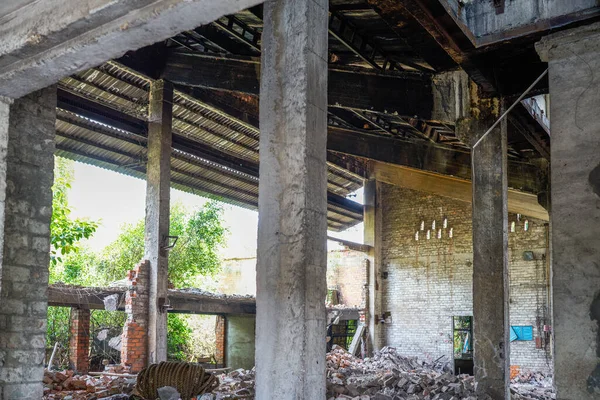 鉄筋コンクリート工事現場の解体 — ストック写真