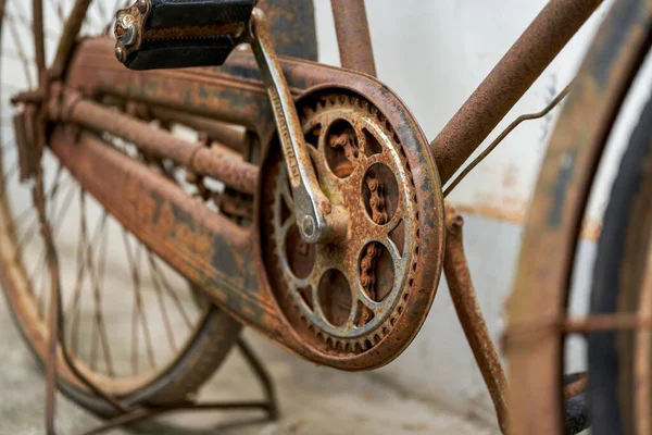 Close Velho Pedal Engrenagem Bicicleta Abandonado — Fotografia de Stock