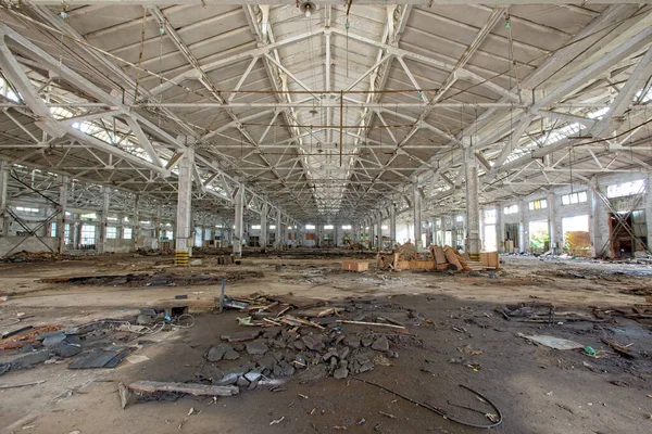 Interior Edifício Abandonado Fábrica Armação Aço Área Industrial — Fotografia de Stock