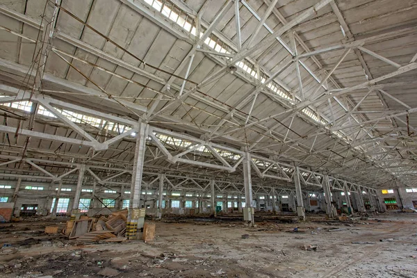 Interior Edifício Abandonado Fábrica Armação Aço Área Industrial — Fotografia de Stock