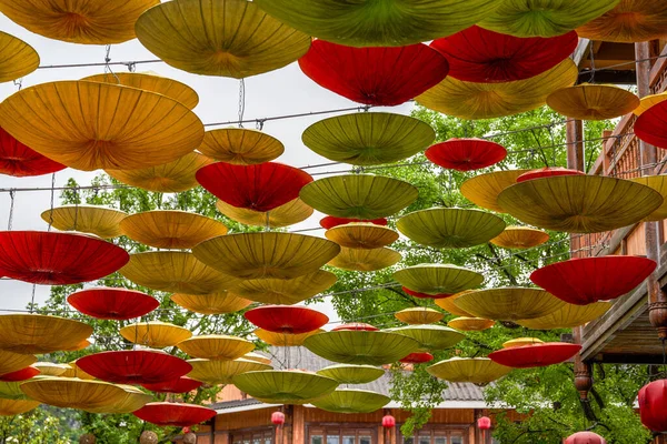 Chinese Style Oil Paper Umbrellas Hanging Ceiling Streets Ancient Town — Fotografia de Stock