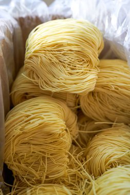 İnce Çin usulü bambu hamuru yığını.